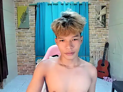 Snapshot of Nick_cummer12 chatting on June 16, 12:57 am Nick cummer12 online show from June 16, 12:57 am
