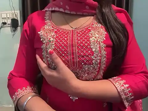 Avneet kaurr1 online show from April 27, 2:20 am