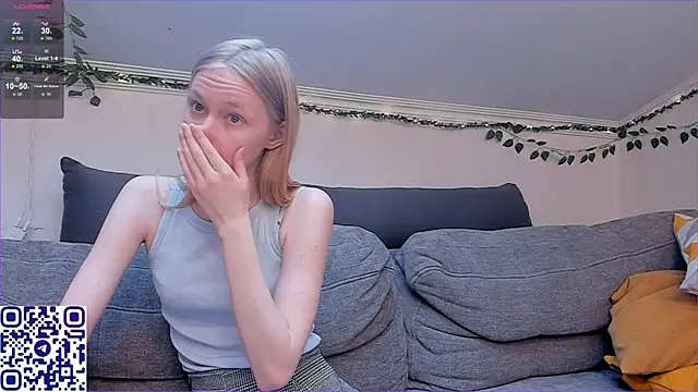 Snapshot of EliteEross chatting on June 28, 2:23 pm EliteEross online show from June 28, 2:23 pm