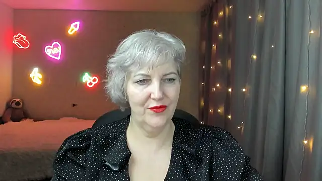 Mary-Leee online show from March 22, 4:32 pm