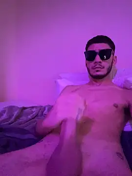 Snapshot of thathalfsaintx chatting on July 11, 10:18 am thathalfsaintx online show from July 11, 10:18 am
