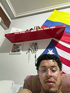 Snapshot of 16jhefry16 chatting on March 12, 11:33 pm 16jhefry16 online show from March 12, 11:33 pm