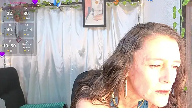 Snapshot of LeanaMaturee chatting on May 21, 12:34 pm LeanaMaturee online show from May 21, 12:34 pm