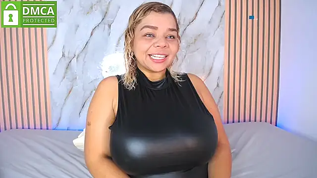 CasieBigtits online show from March 21, 12:43 pm
