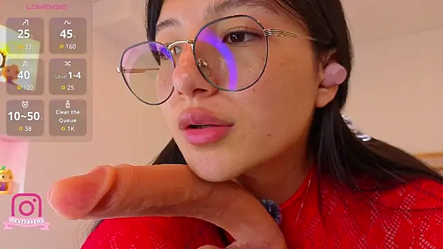 Snapshot of eva_depp_ chatting on June 9, 7:58 pm eva depp online show from June 9, 7:58 pm