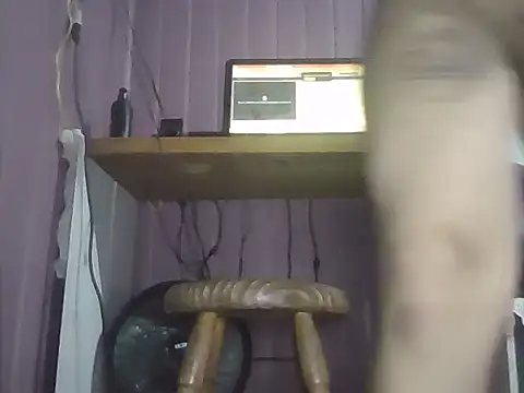 Snapshot of sweetycastanie chatting on March 21, 8:19 am sweetycastanie online show from March 21, 8:19 am