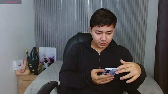 Snapshot of Julian_Smith21 chatting on July 28, 4:30 am Julian Smith21 online show from July 28, 4:30 am
