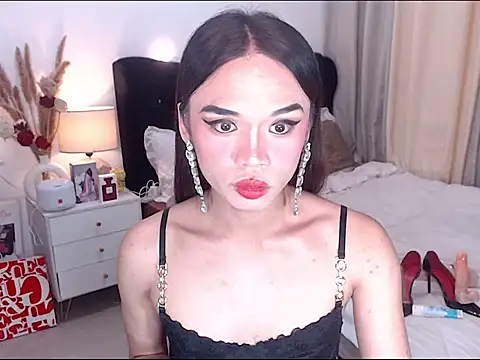 YzaHellsex online show from March 9, 5:50 pm