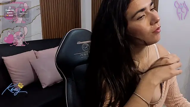 Snapshot of Loren_Tay chatting on June 15, 1:52 am Loren Tay online show from June 15, 1:52 am