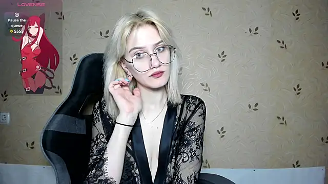 Snapshot of NicoleDaviss chatting on July 25, 7:11 pm NicoleDaviss online show from July 25, 7:11 pm
