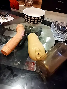 Snapshot of pursy5423 chatting on February 25, 10:30 pm pursy5423 online show from February 25, 10:30 pm