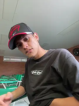 Snapshot of HarryGaze chatting on March 4, 1:06 pm HarryGaze online show from March 4, 1:06 pm