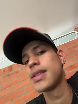 Snapshot of HarryGaze chatting on March 9, 1:59 pm HarryGaze online show from March 9, 1:59 pm