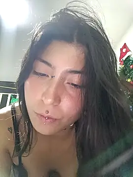 Little Sweett online show from March 8, 2:04 am