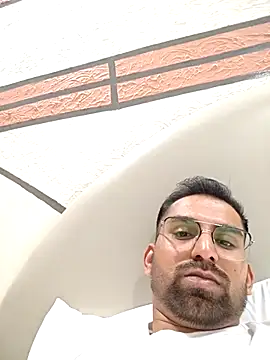 Snapshot of RonitVora chatting on March 8, 7:39 pm RonitVora online show from March 8, 7:39 pm
