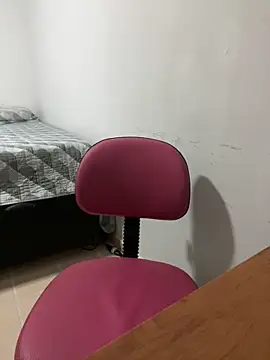 Snapshot of Cristal2342 chatting on March 7, 2:30 am Cristal2342 online show from March 7, 2:30 am