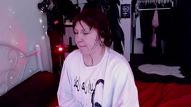 Snapshot of GothicKiraVex chatting on May 9, 7:57 am GothicKiraVex online show from May 9, 7:57 am
