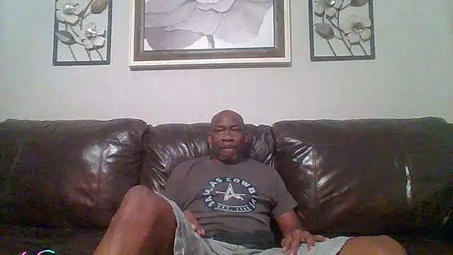 Snapshot of TerryStyles chatting on June 21, 6:16 am TerryStyles online show from June 21, 6:16 am