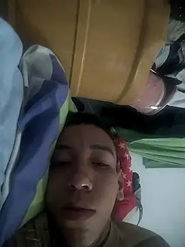 Snapshot of Juansex2003 chatting on March 3, 5:13 am Juansex2003 online show from March 3, 5:13 am