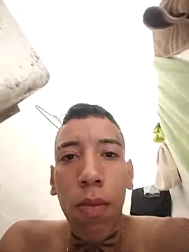 Snapshot of Juansex2003 chatting on March 4, 12:44 pm Juansex2003 online show from March 4, 12:44 pm