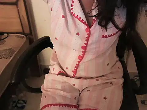 Snapshot of alisha_angell chatting on June 8, 7:31 am alisha angell online show from June 8, 7:31 am