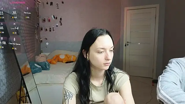 LuxuryLoverss online show from April 29, 5:30 pm