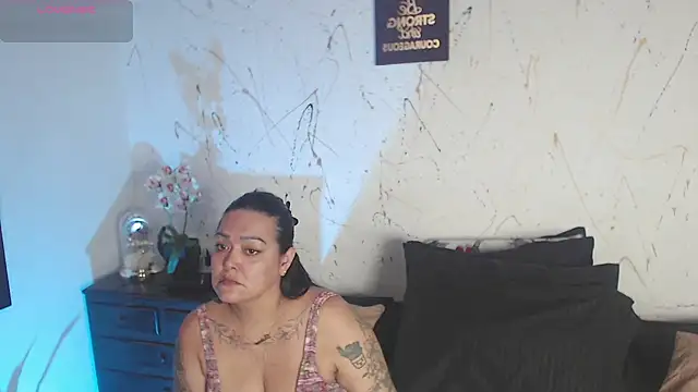 Snapshot of violeta_delavega chatting on May 27, 1:35 am violeta delavega online show from May 27, 1:35 am