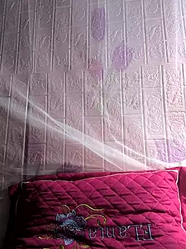 Snapshot of juicy-milu chatting on March 23, 9:02 am juicy-milu online show from March 23, 9:02 am