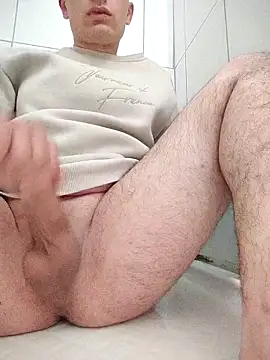 Snapshot of cyprusmann chatting on March 28, 8:52 pm cyprusmann online show from March 28, 8:52 pm