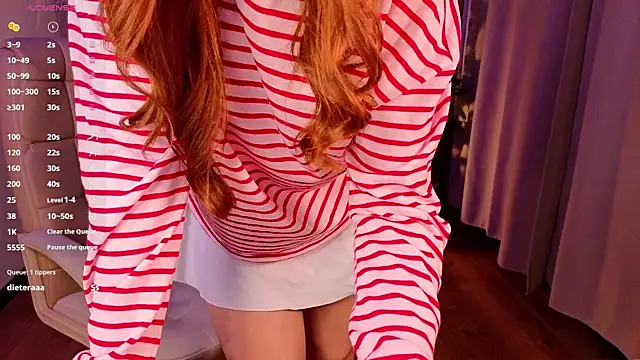 Snapshot of Elle_Funning chatting on May 15, 10:50 pm Elle Funning online show from May 15, 10:50 pm