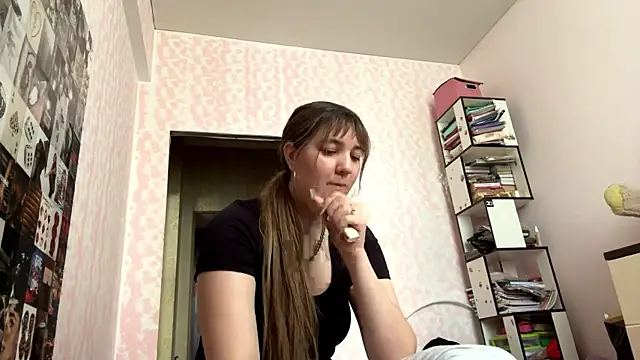 Snapshot of JanineThielman chatting on June 6, 8:41 am JanineThielman online show from June 6, 8:41 am