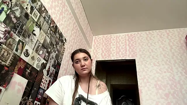 Snapshot of JanineThielman chatting on August 3, 9:04 am JanineThielman online show from August 3, 9:04 am