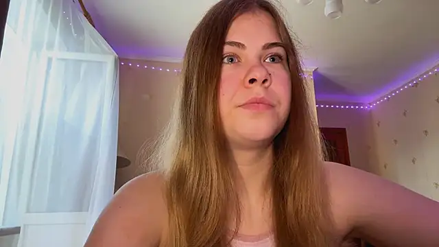 Snapshot of Amy_Maev chatting on June 12, 6:23 am Amy Maev online show from June 12, 6:23 am