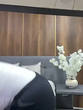 Tiffanyy Lam online show from February 24, 9:35 pm