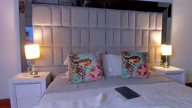 Tiffanyy Lam online show from March 6, 12:40 am