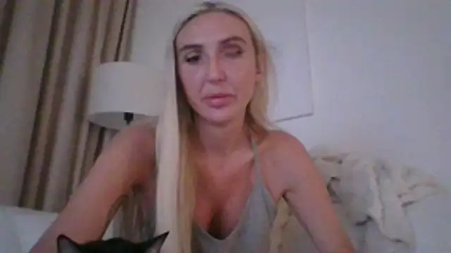 kinkykara25 online show from March 7, 4:59 pm