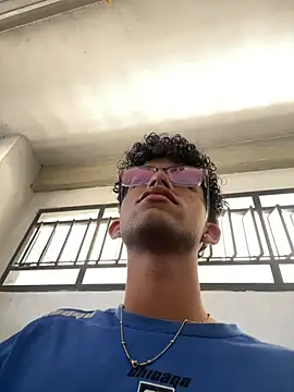 Stickmendez online show from March 9, 2:43 pm