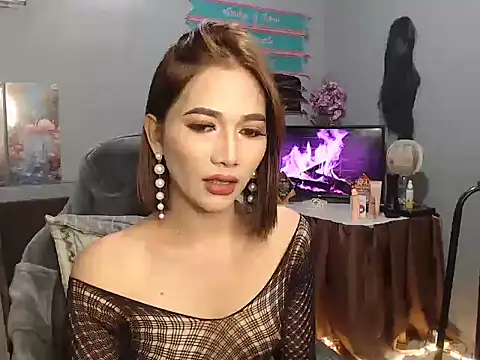 Snapshot of Demonsfuck chatting on May 7, 11:37 am Demonsfuck online show from May 7, 11:37 am