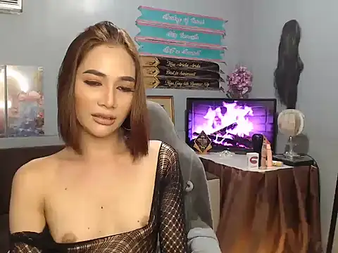 Snapshot of Demonsfuck chatting on May 11, 10:54 am Demonsfuck online show from May 11, 10:54 am