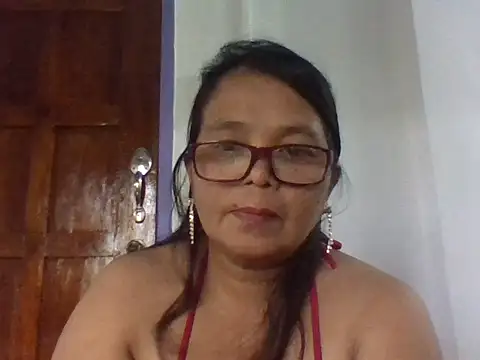 Snapshot of Flowerblossom123 chatting on May 3, 8:31 am Flowerblossom123 online show from May 3, 8:31 am