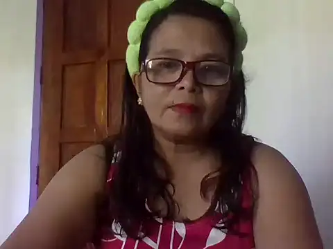 Snapshot of Flowerblossom123 chatting on May 4, 7:15 am Flowerblossom123 online show from May 4, 7:15 am