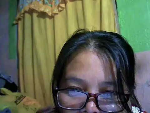 Snapshot of Flowerblossom123 chatting on May 5, 7:11 pm Flowerblossom123 online show from May 5, 7:11 pm