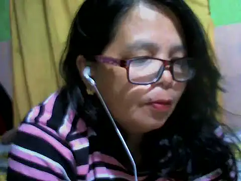 Snapshot of Flowerblossom123 chatting on May 11, 4:04 pm Flowerblossom123 online show from May 11, 4:04 pm
