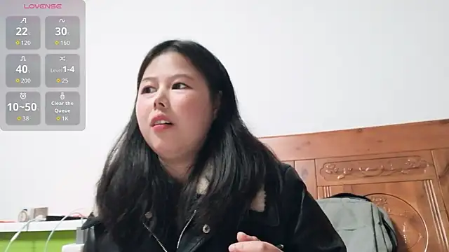 Hannah-33 online show from March 9, 1:04 pm