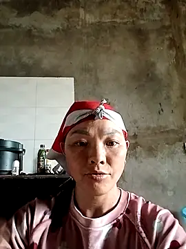 Snapshot of elen8800 chatting on March 9, 3:32 am elen8800 online show from March 9, 3:32 am