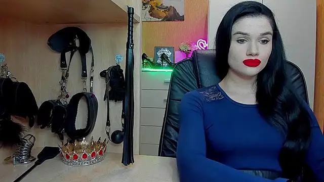 Snapshot of KristiTopxx chatting on June 2, 6:43 pm KristiTopxx online show from June 2, 6:43 pm
