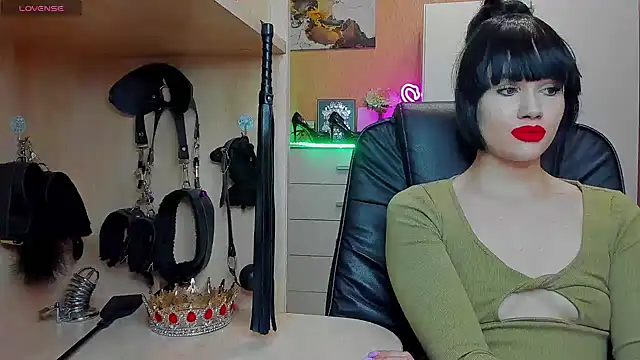 Snapshot of KristiTopxx chatting on June 3, 6:35 pm KristiTopxx online show from June 3, 6:35 pm