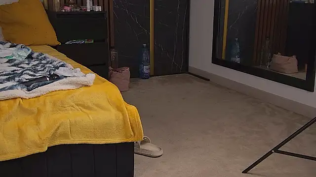 KimmySmith online show from March 16, 5:44 am