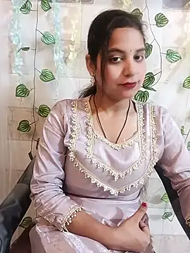 lovely-girl99 online show from April 4, 4:11 am