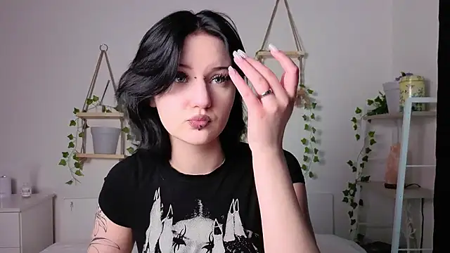 Yuki Shiro online show from March 7, 8:11 am